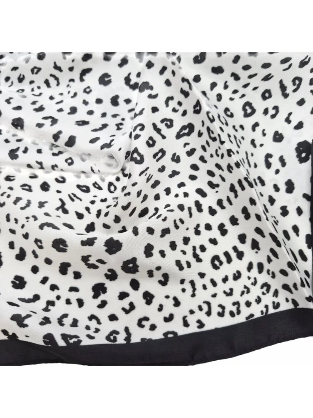 ✨Elegant Bandana Square Scarf Silky Satin Cheetah Print Leopard White Black New
